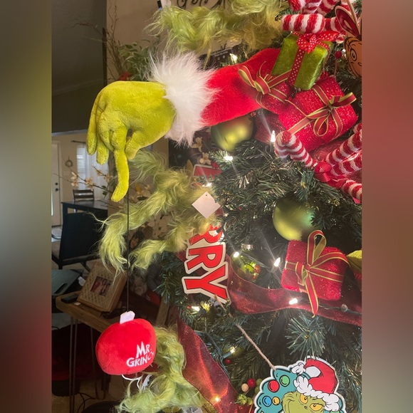 The Grinch Arm Tree Decoration - Picture 5 of 12